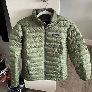 Patagonia women’s nanopuff green jacket
